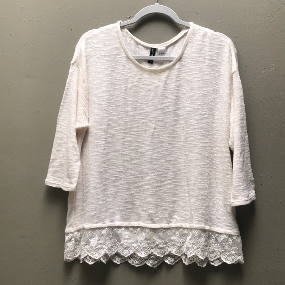 H&M DIVIDED - Lightweight Knit Lace Hem Blouse